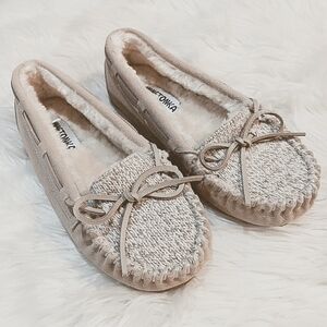 Minnetonka Allie Cream Taupe Trapper Knit Slip On Suede Loafer Slipper Moccasins